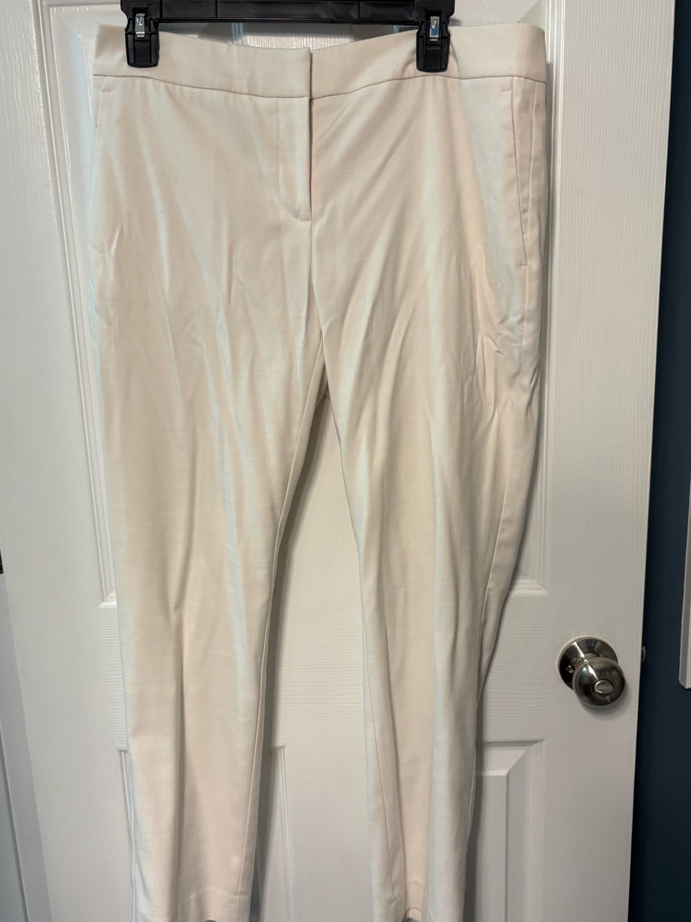 Ann Taylor lined winter white dress pants! Worn once, Size 4. Lined!
